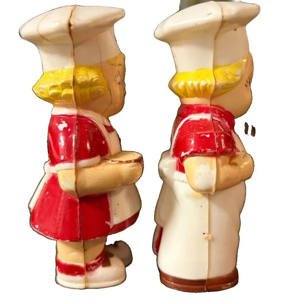 Vintage Campbell's Soup Kids Chef Salt Pepper Shakers Plastic Red White 4.5